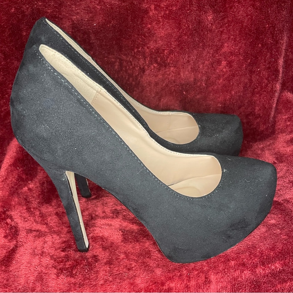 Black Pumps - Size 7.5 🖤